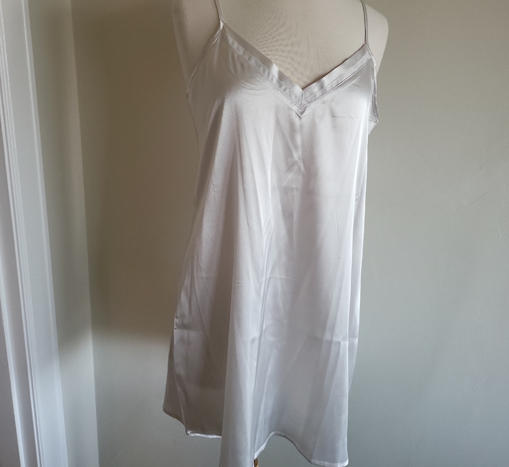 NEW Nicole Miller Satin Chemise